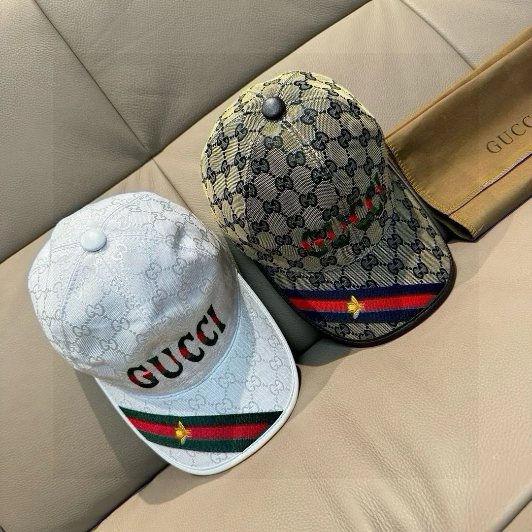 P90, Gucci's new original baseball cap, 1:1 mold customization, heavy embroidery, details comparable to those at counters, original canvas fabric + first-layer cowhide, great quality! The first choice for handsome men and beautiful women, fashionable and versatile. The basic head circumference is 56cm, and the patch is adjustable.