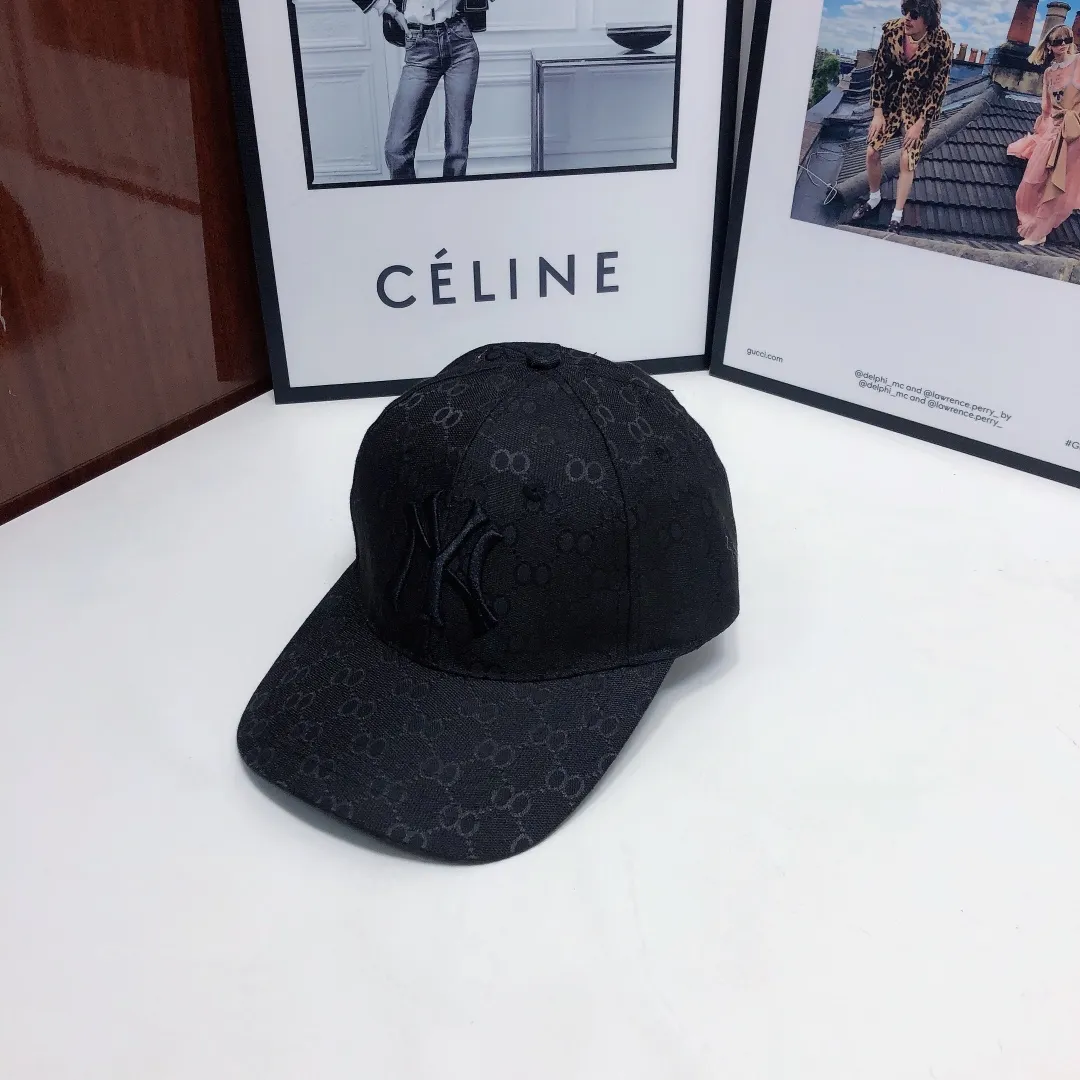💰70 NY co-branded GUCCI Gucci new baseball cap is a super perfect interpretation of the sweet and cool style. I love it so much❤️ The top is sexy and handsome. Both are online! No girl can refuse