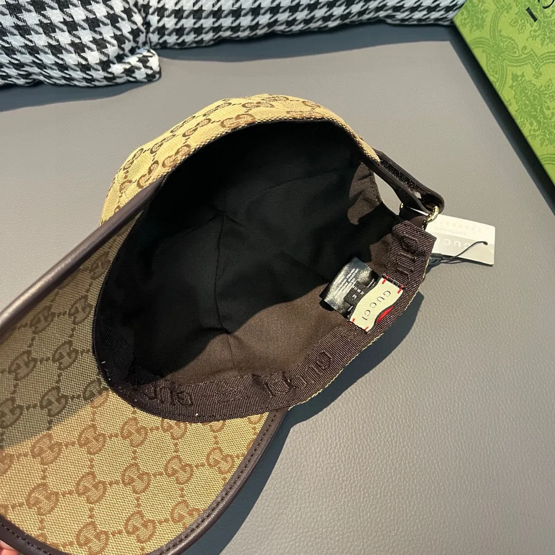 p90., Gucci (Gucci) classic original baseball cap, vertical small webbing, 1:1 mold customization, original canvas + first-layer cowhide, genuine leather edging, handsome and fashionable, popular purchasing agency, versatile style for men and women, great quality! The basic head circumference is 56cm, and the patch is adjustable.