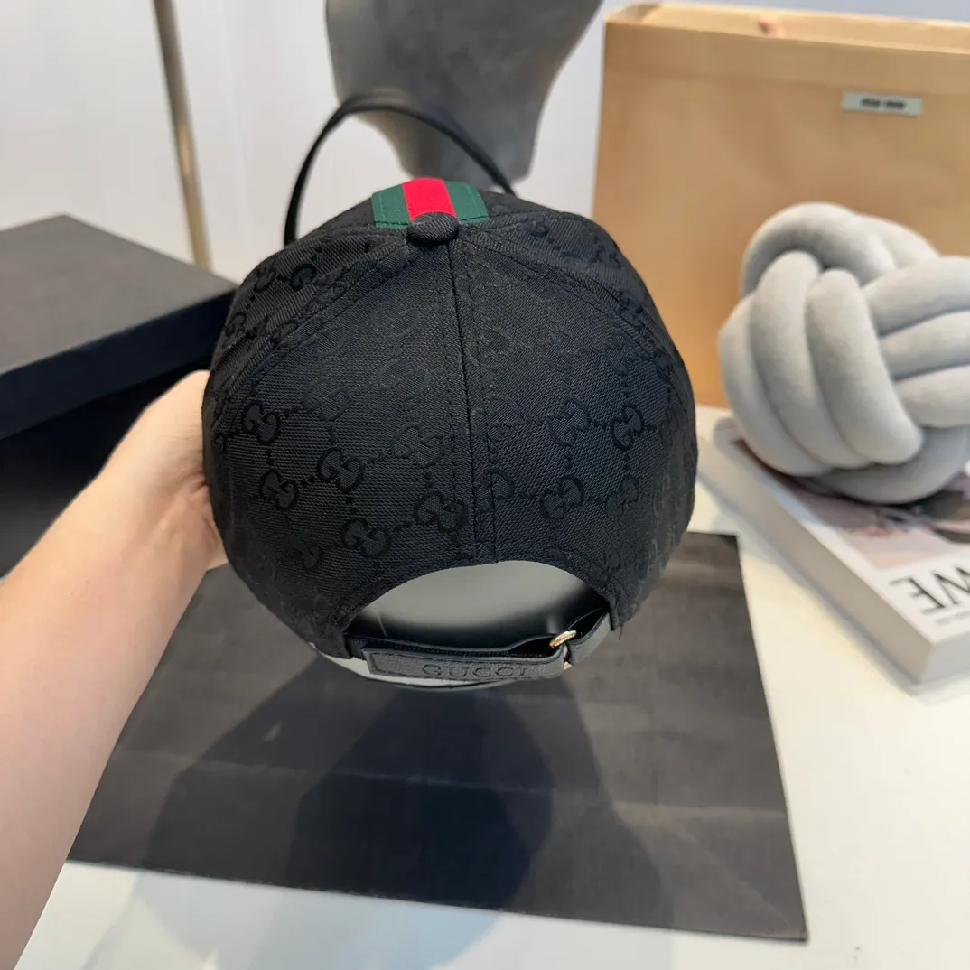 P50 Gucci (Gucci) classic original baseball cap, the highest version, light and breathable! Photographed in real life, suitable for men and women in all seasons, basic head circumference 58cm, adjustable patches. hat