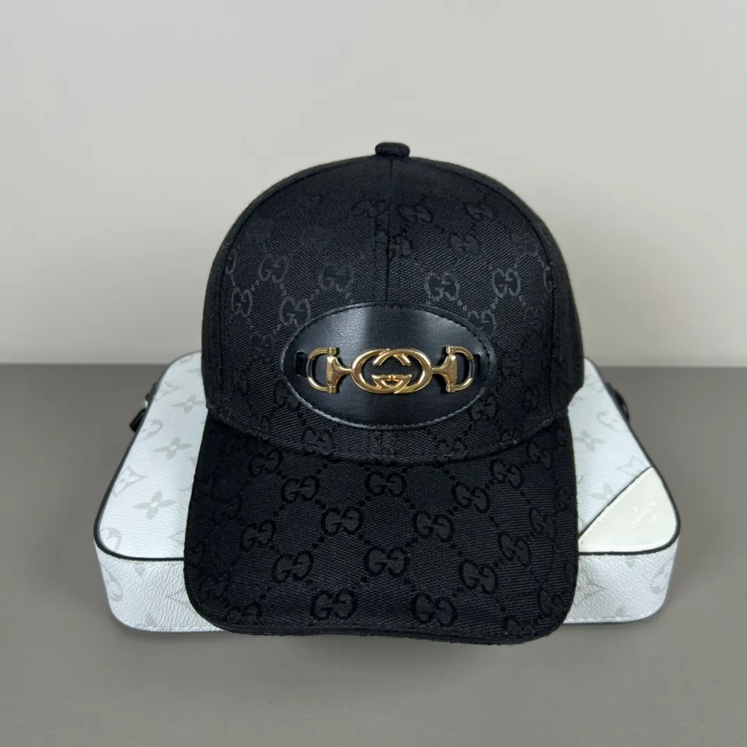 P56💰Gucci Baseball Cap♥️GUCCI🧢Official website new product, baseball cap, original quality, hot arrival 🔥🎩 The craftsmanship is very exquisite, high-end and classy! Low-key luxury, easy to carry! Running volume!