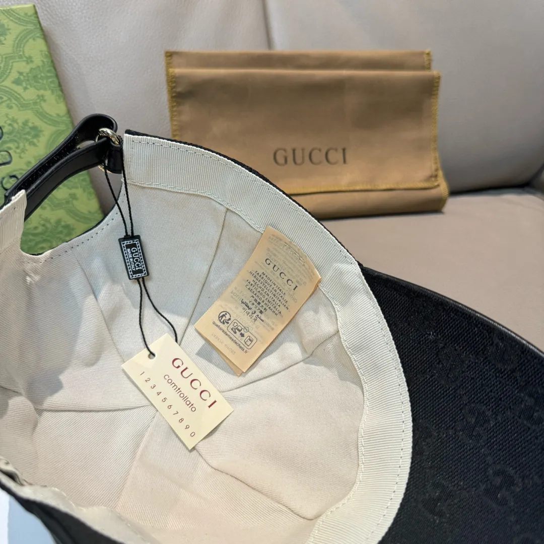 P90., Gucci (Gucci) new original baseball cap, metal small double G, the latest model at the counter, 1:1 mold customization, genuine mold hardware, original canvas fabric + first-layer cowhide, original quality! The quality is great, the basic head circumference is 56cm, and the patch is adjustable.