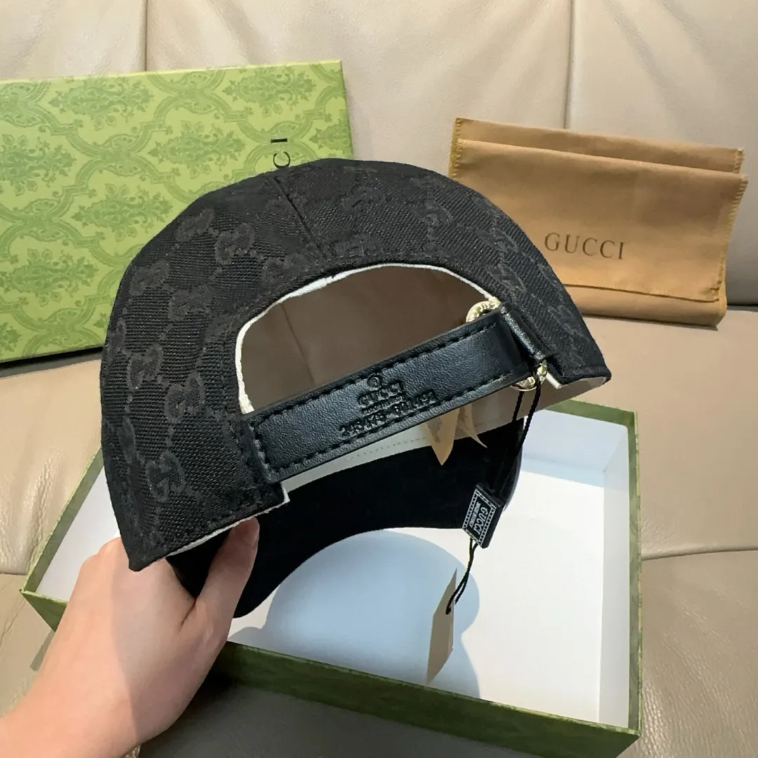 P90., Gucci (Gucci) new original baseball cap, metal small double G, the latest model at the counter, 1:1 mold customization, genuine mold hardware, original canvas fabric + first-layer cowhide, original quality! The quality is great, the basic head circumference is 56cm, and the patch is adjustable.