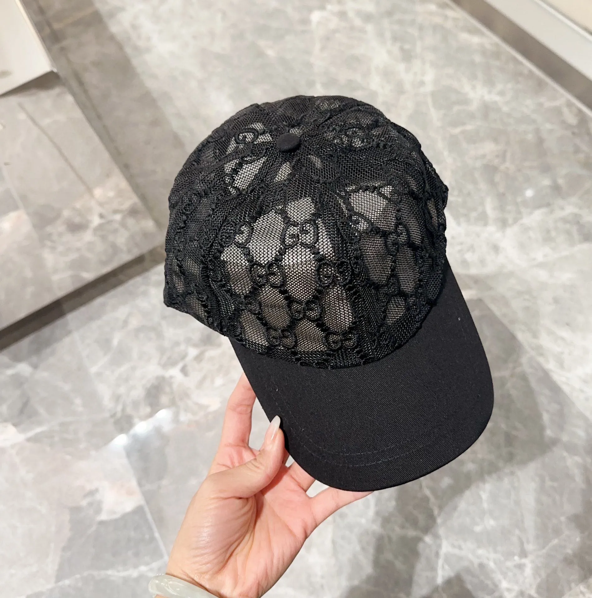 P60 GUCCI 2024 new simple embroidered baseball cap at the counter, very trendy! Casual and sports style, classic production, super easy to match!