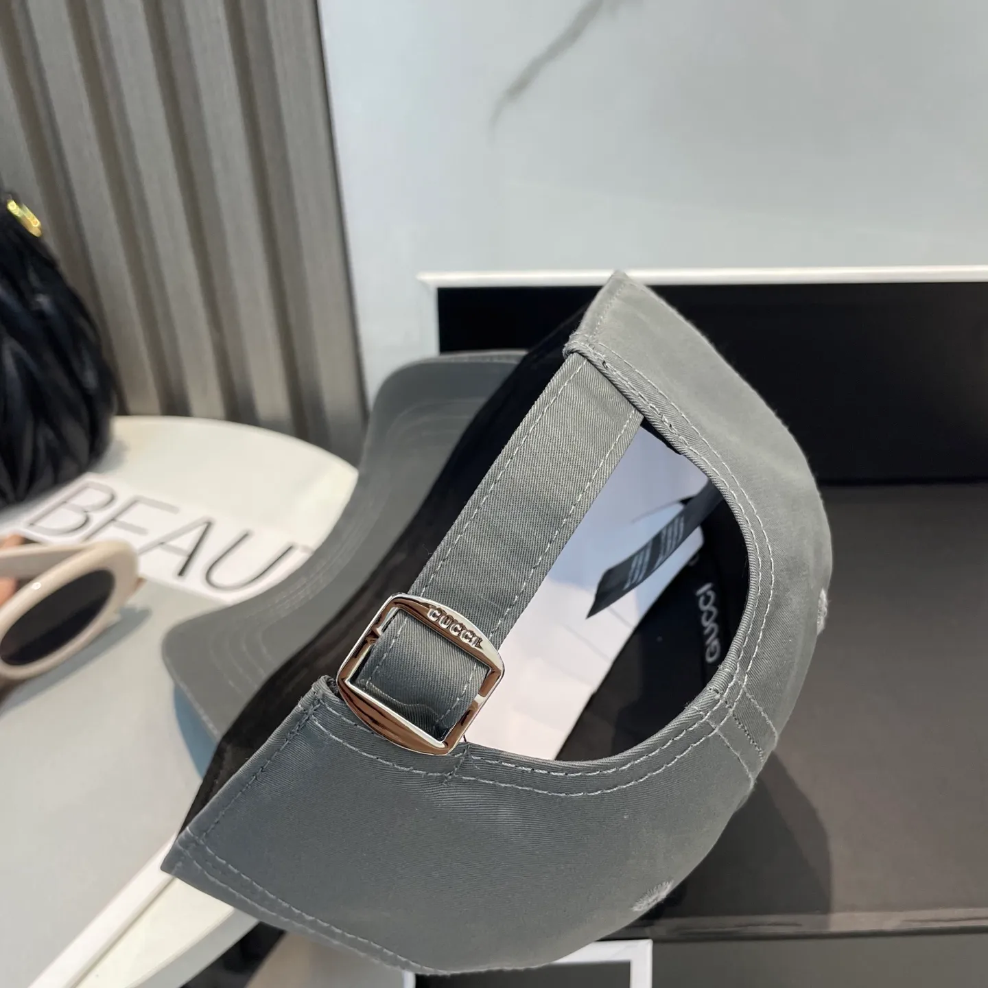P66 original quality GUCCI Gucci Baseball Cap🧢Official website new product Gucci Baseball Cap🧢is coming soon. The craftsmanship is very exquisite, high-end and classy! Low-key luxury, easy to carry! Running volume!