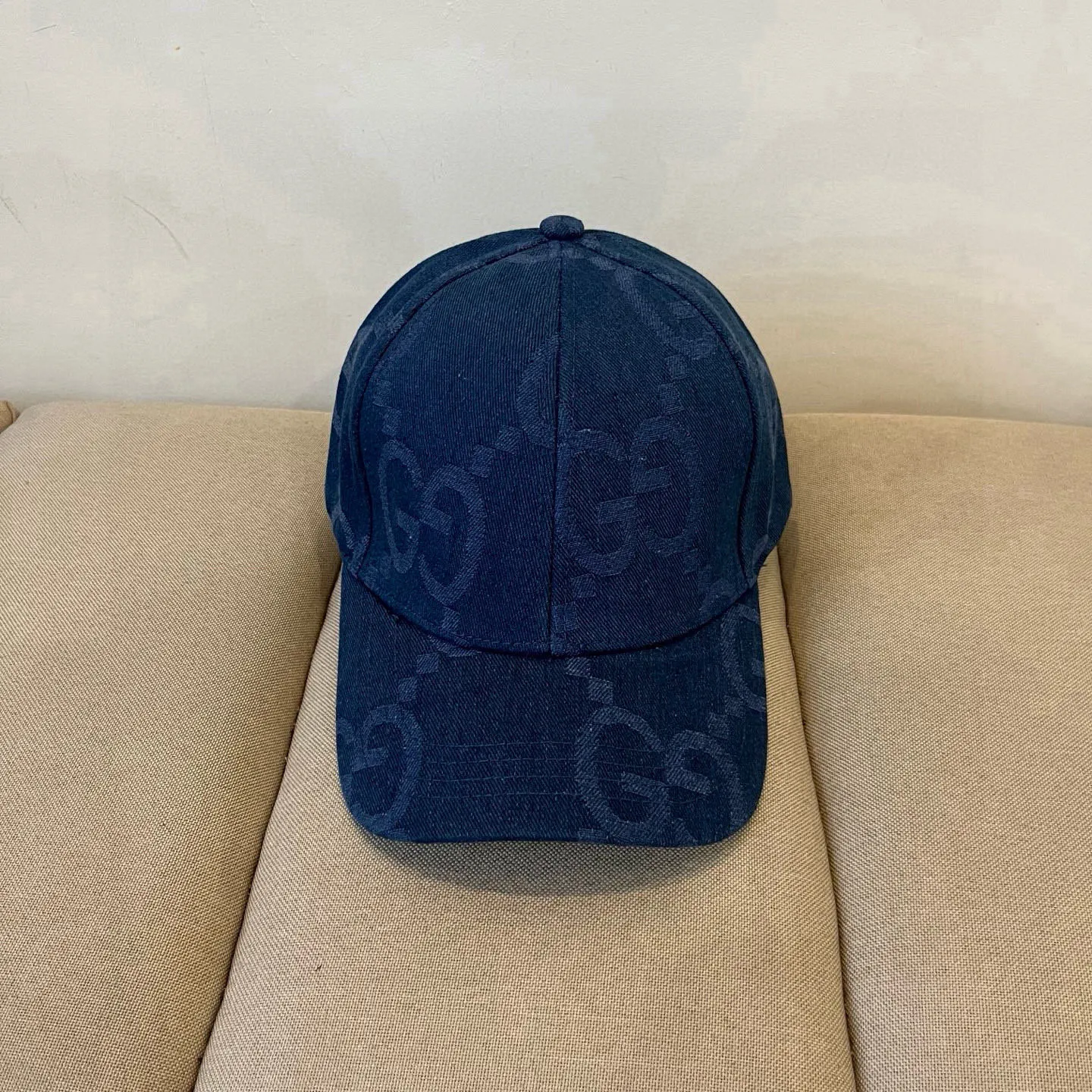 P60 Gucci Baseball Cap♥️GUCCI🧢New product from the official website, baseball cap, original quality, very popular 🔥🎩 The craftsmanship is very exquisite, high-end and classy! Low-key luxury, easy to carry! Running volume!