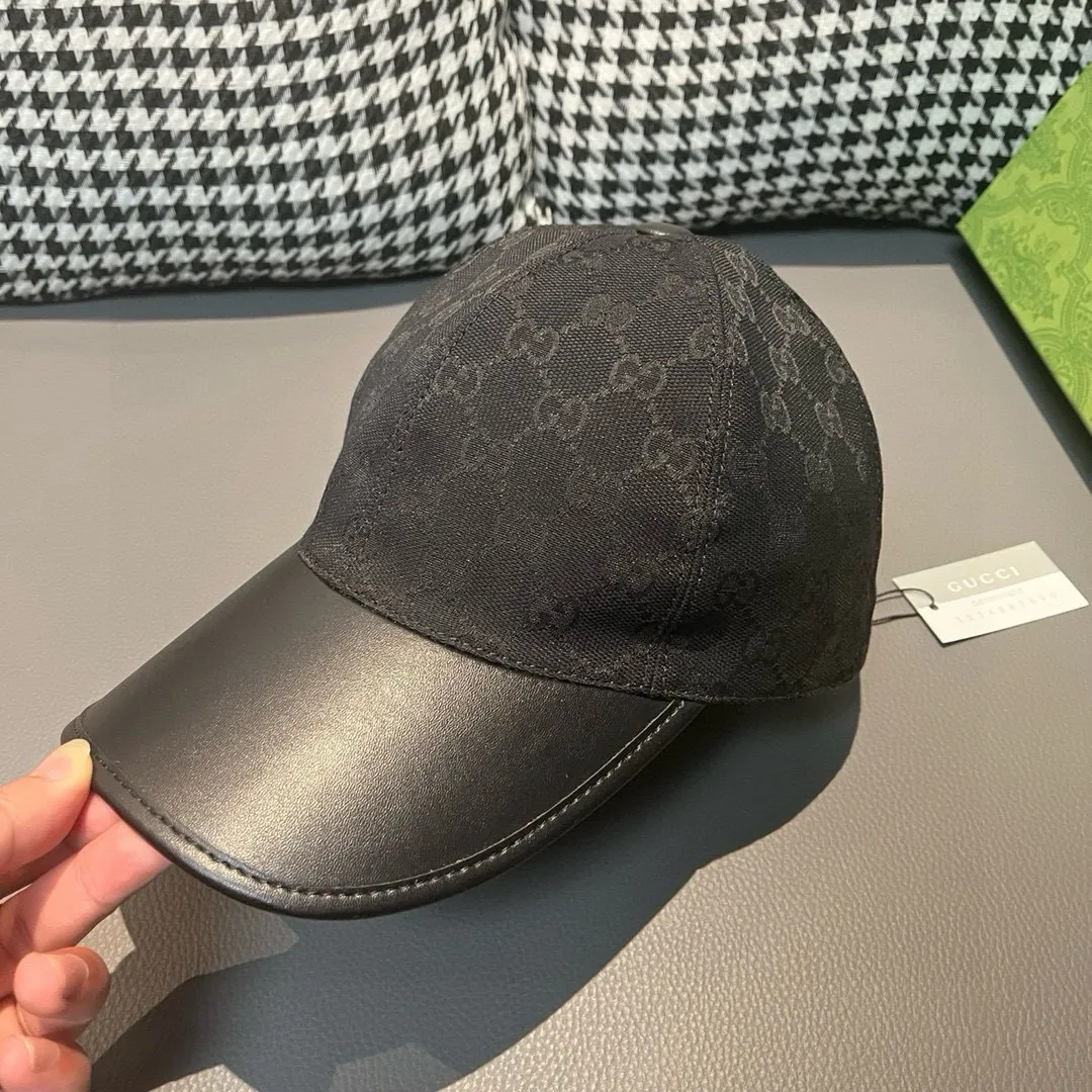 Batch 90, Gucci (Gucci) new original baseball cap, canvas and leather, best-selling model at the counter, 1:1 mold customization, original canvas fabric + first-layer cowhide, fashionable and handsome! The quality is great, the basic head circumference is 56cm, and the patch is adjustable.