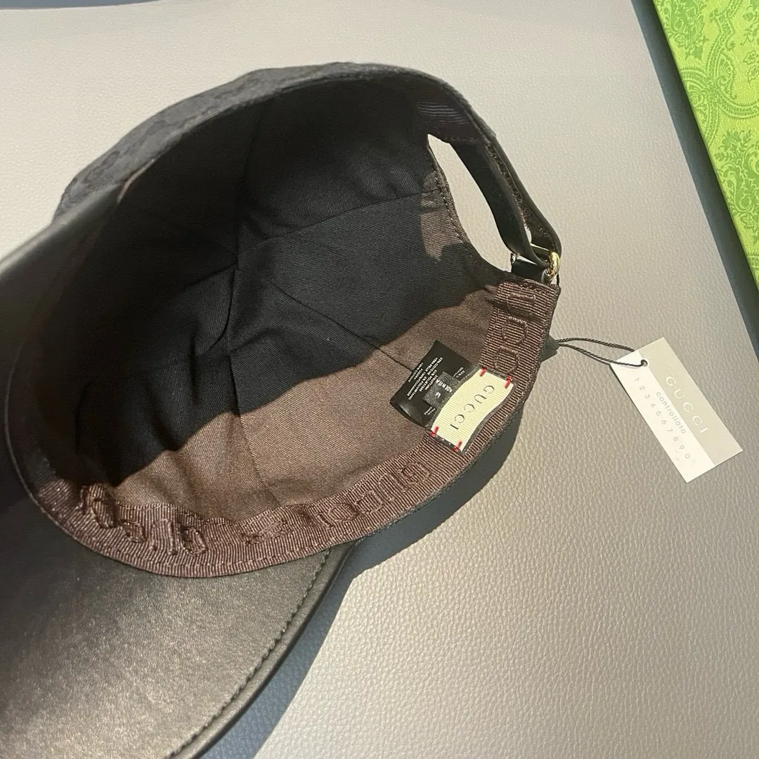 Batch 90, Gucci (Gucci) new original baseball cap, canvas and leather, best-selling model at the counter, 1:1 mold customization, original canvas fabric + first-layer cowhide, fashionable and handsome! The quality is great, the basic head circumference is 56cm, and the patch is adjustable.