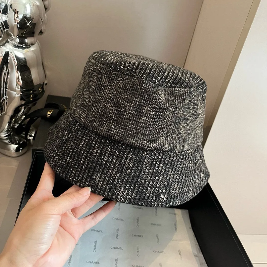 💰120¥ Gucci striped bucket hat, high-end customized fabric. Head circumference 57cm
