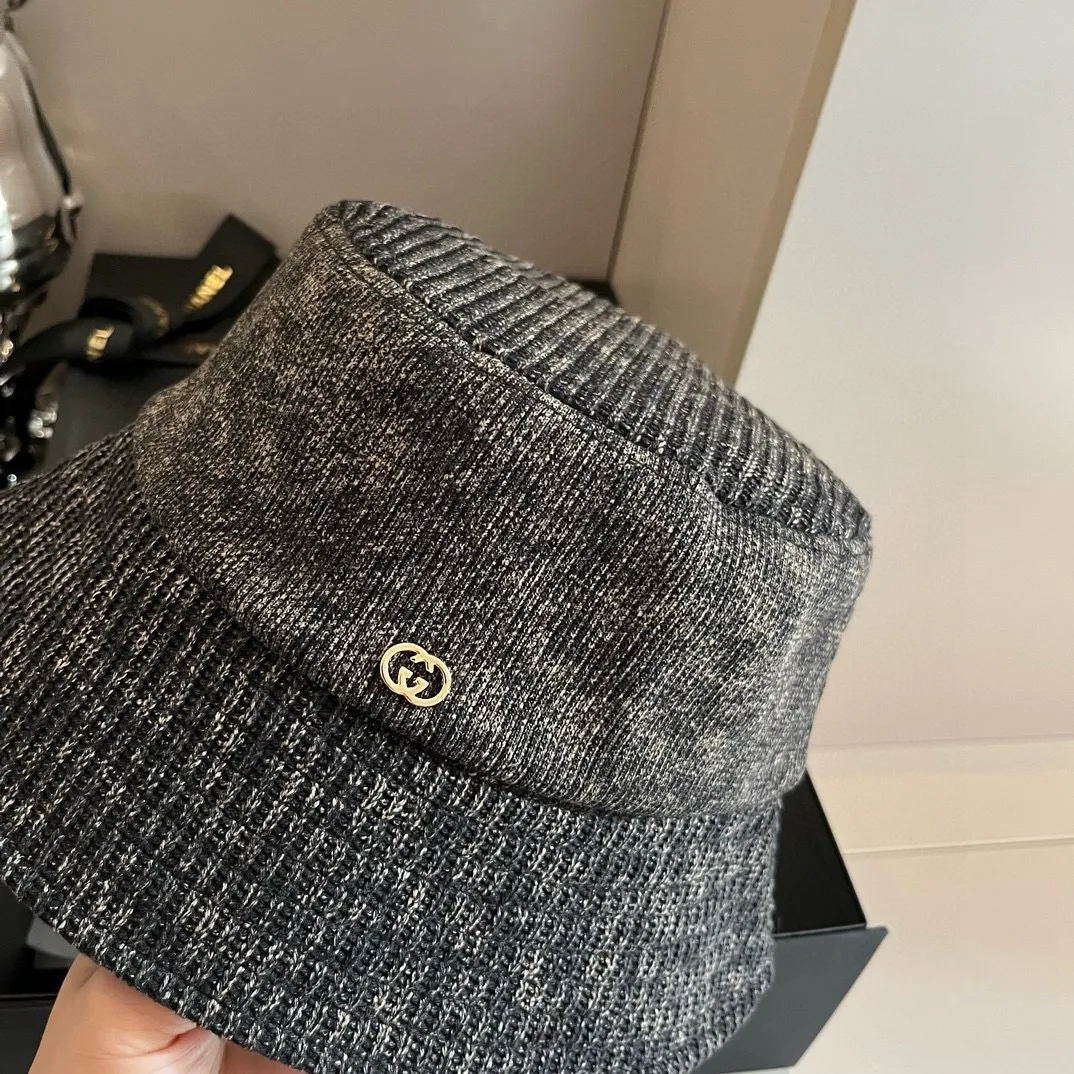 💰120¥ Gucci striped bucket hat, high-end customized fabric. Head circumference 57cm