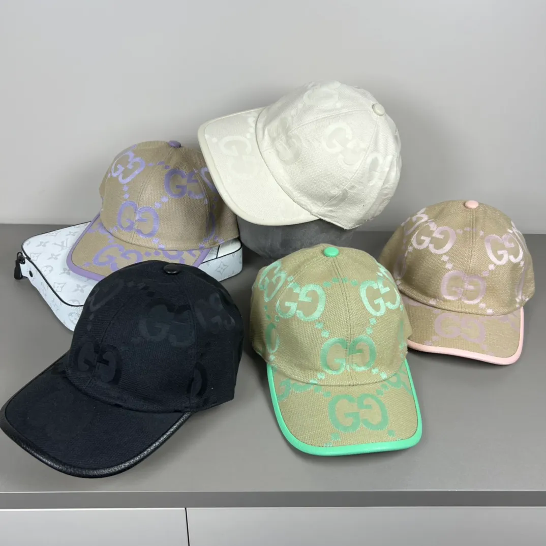 80💰Gucci (Gucci) new original baseball cap, metal small double G, the latest model at the counter, 1:1 mold customization, genuine mold hardware, original canvas fabric + first layer of cowhide, original quality! The quality is great, the basic head circumference is 56cm, and the patch is adjustable.
