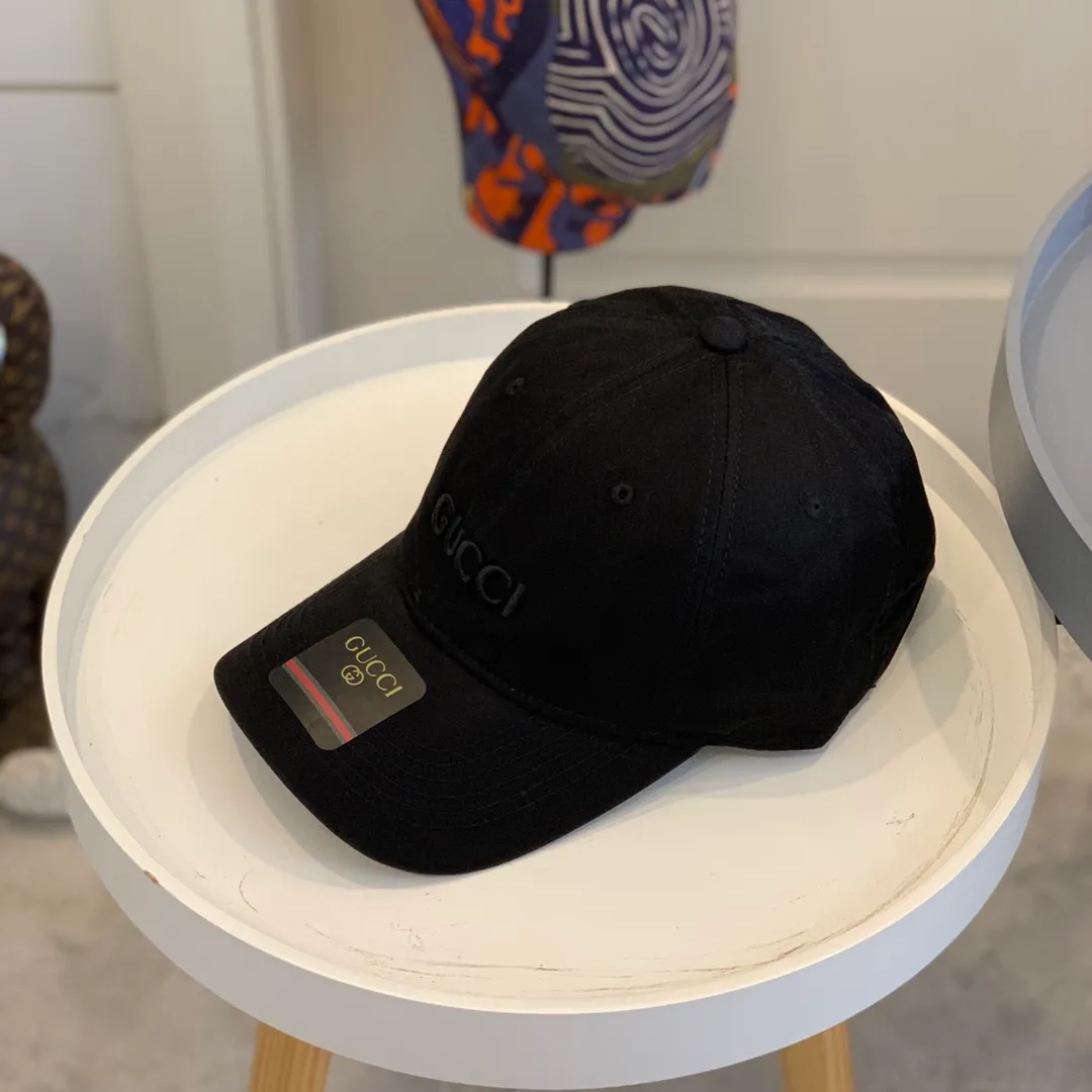 p60 Gucci Baseball Cap♥️GUCCI Baseball Cap🧢Official website new product Gucci Baseball Cap, original quality is very popular 🔥🎩 The craftsmanship is very exquisite, high-end and classy! Low-key luxury, easy to carry! Excellent quality👍Fashionable and versatile