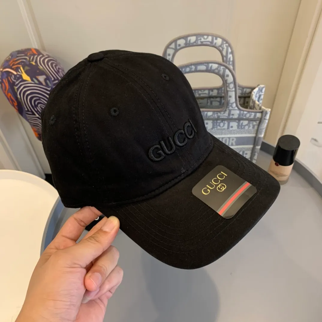 p60 Gucci Baseball Cap♥️GUCCI Baseball Cap🧢Official website new product Gucci Baseball Cap, original quality is very popular 🔥🎩 The craftsmanship is very exquisite, high-end and classy! Low-key luxury, easy to carry! Excellent quality👍Fashionable and versatile