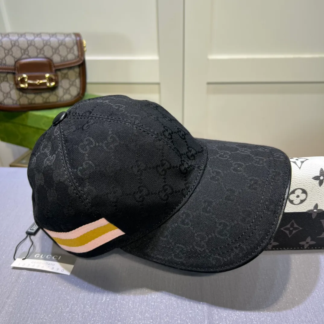 P90💰10,000-year-old classic model shipped! Gucci (Gucci) classic original baseball cap 😍😍Customized at the 1:1 counter mold, the highest version, original canvas + first layer of cowhide, pure cotton lining, light and breathable! Photographed in real life, suitable for men and women in all seasons, basic head circumference 56cm, adjustable patches.
