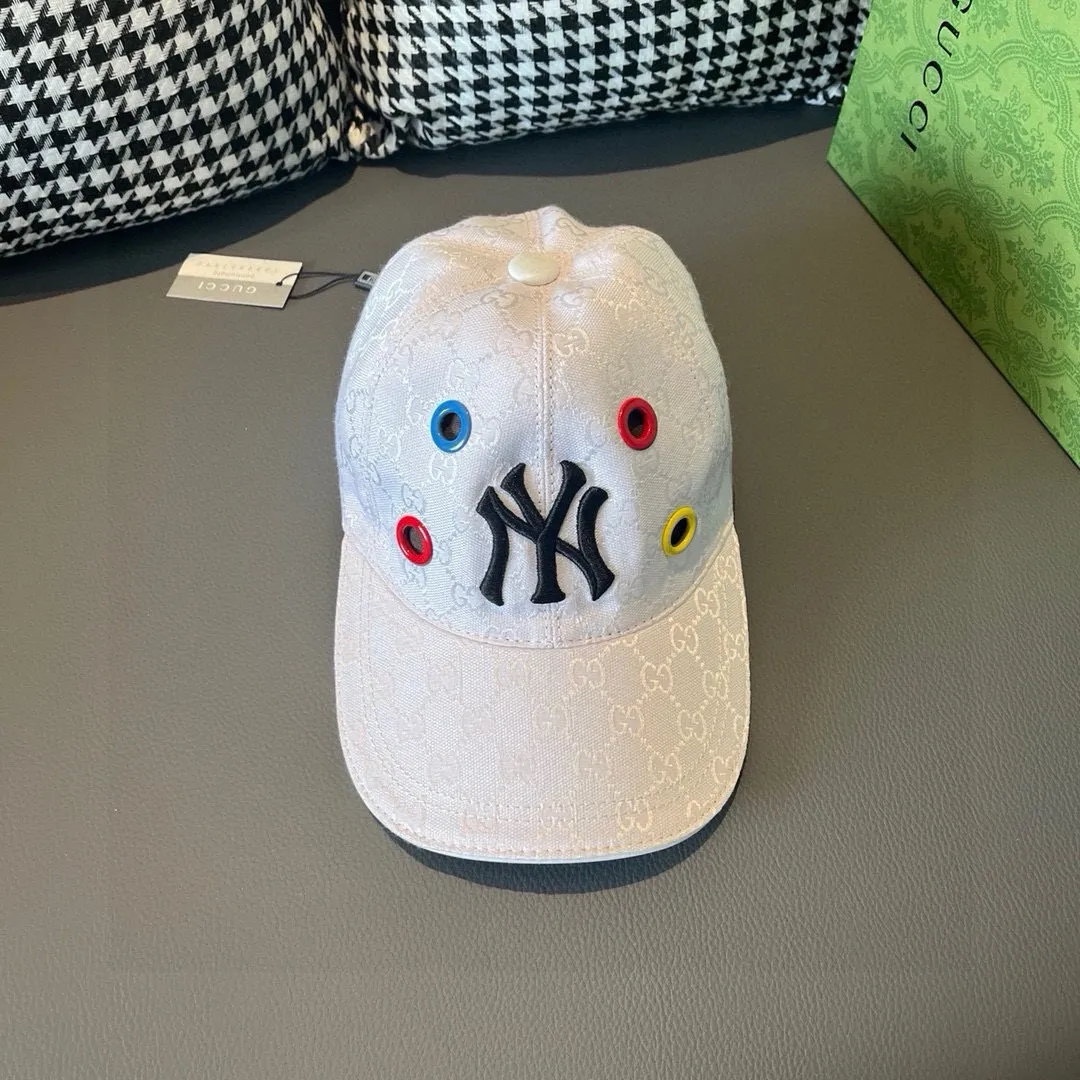 Batch 90 NY&Gucci (Gucci) cooperation baseball cap, the latest model in the counter, NY embroidery, 1:1 mold customization, original breathable sail fabric + first layer of cowhide, perfect details, original quality, exclusive physical shooting, suitable for men and women.  , 3 colors are in stock at the counter!