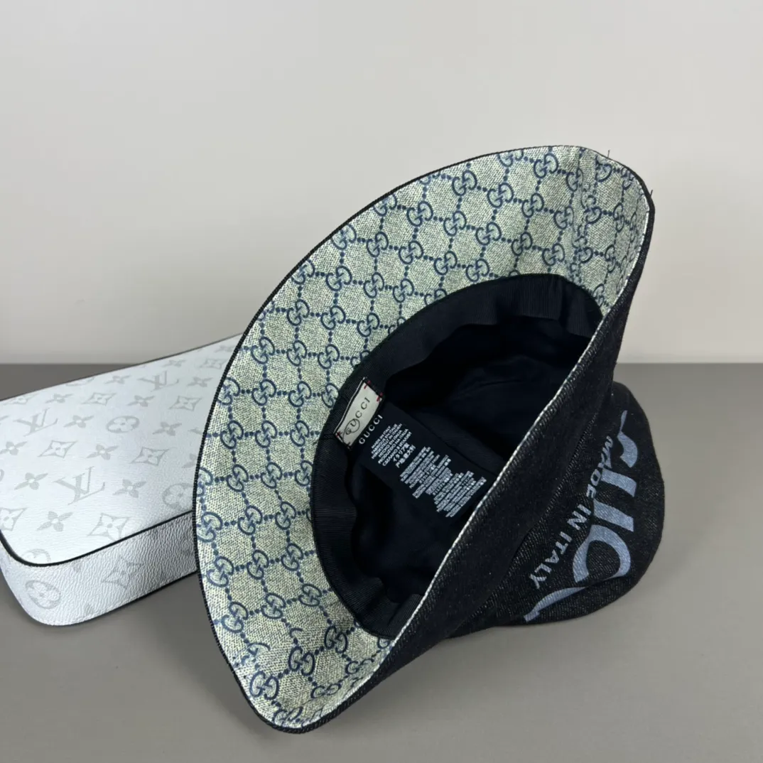70💰GUCCI Gucci bucket hat👒The new product Gucci fisherman hat from the official website is now available. The craftsmanship is very exquisite and it is high-end and classy! Low-key luxury, easy to carry! Running volume!