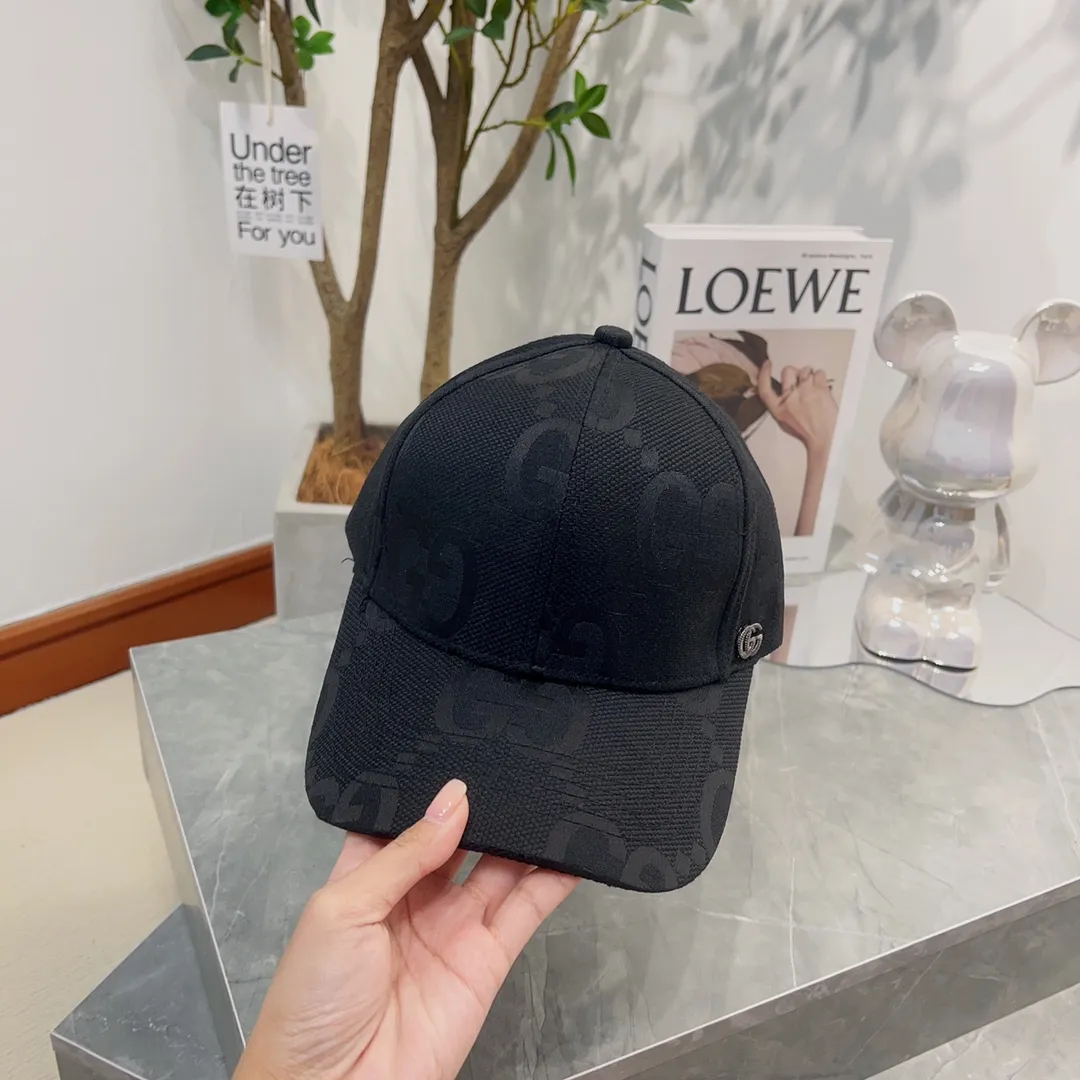 🉐️60💰 Gucci's new baseball cap, ready for delivery in seconds 🧢Simple, fashionable and super beautiful hat! The advantages of the original product compared to other hats,