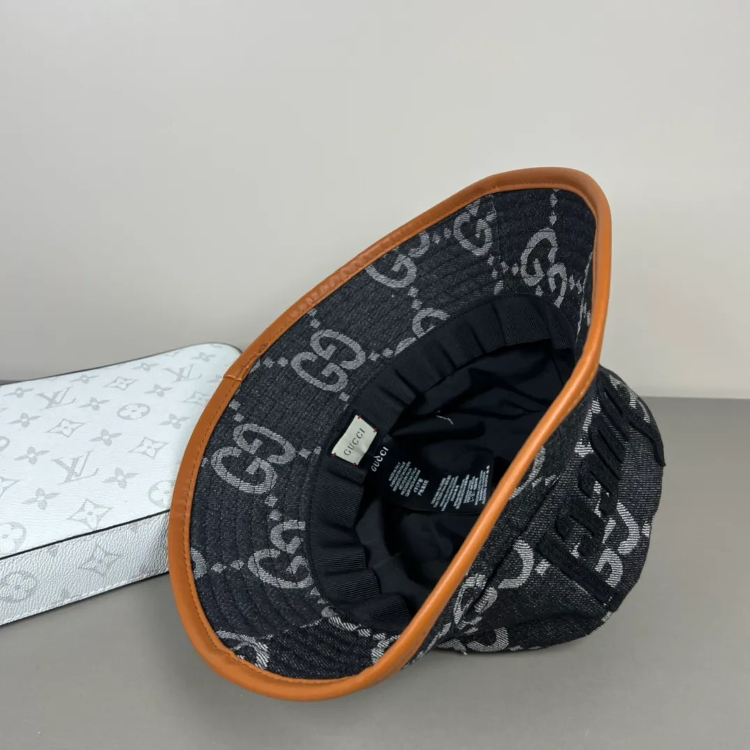 50💰GUCCI Gucci bucket hat👒The new Gucci fisherman hat from the official website is coming. The craftsmanship is very exquisite, and it is high-end and classy! Low-key luxury, easy to carry! Running volume!