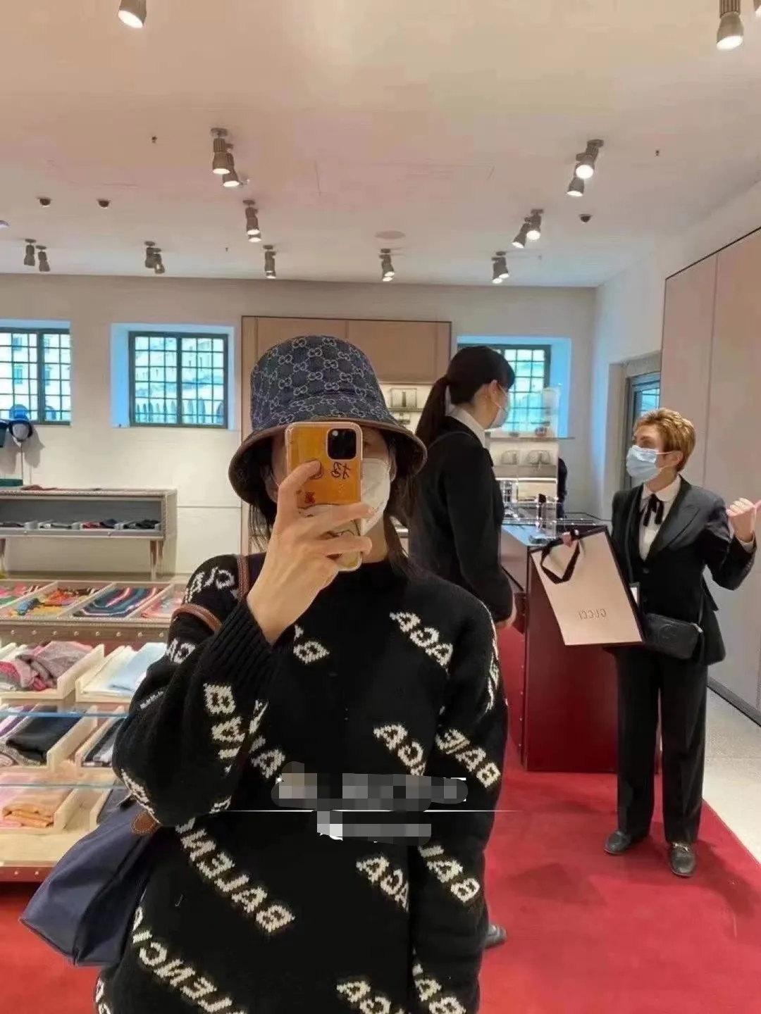 Gucci denim bucket hat is worth buying