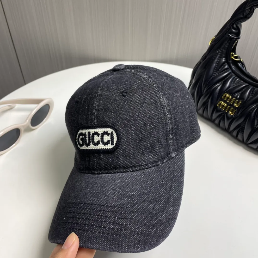 P50 GUCCI🧢New denim baseball cap is coming 🔥🎩 The craftsmanship is very exquisite, high-end and classy! Low-key luxury, easy to carry! Running volume!