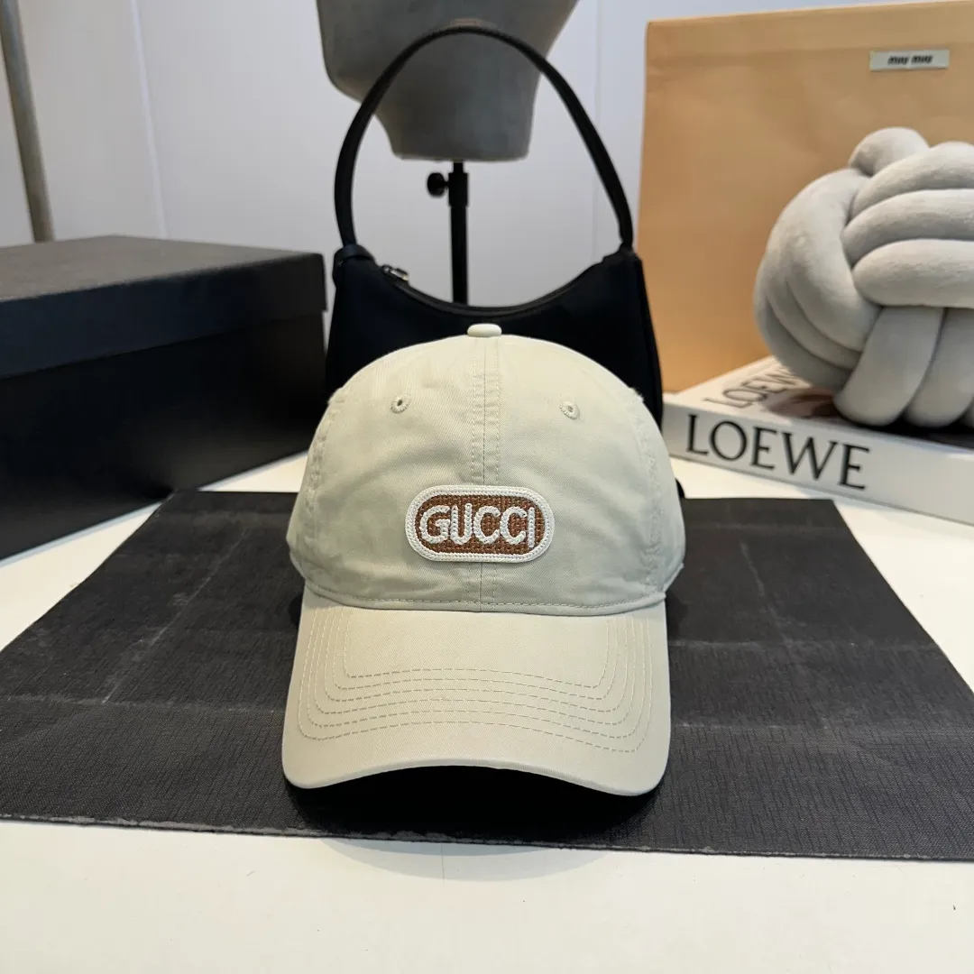 P60 Gucci Baseball Cap GUCCI official website new product, baseball cap, original quality is very popular. The craftsmanship is very exquisite, high-end and classy! Low-key luxury, easy to carry! Running volume!