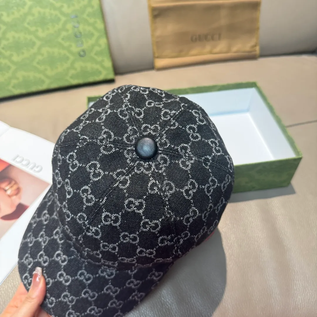 p90, Gucci (Gucci) classic original baseball cap, double G denim jacquard, retro design, 1:1 mold customization at the counter! Original denim fabric + first-layer cowhide, light and breathable! Actual photo, suitable for men and women, basic head circumference 56cm, adjustable patch.