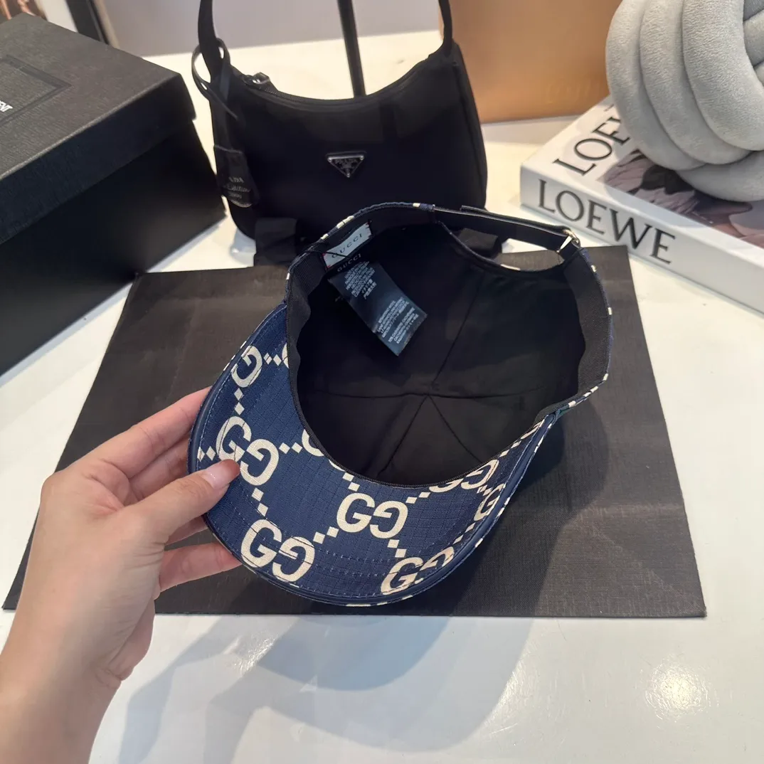 P60 GUCCI 2024 official website baseball cap, original quality is very popular 🔥🎩 The craftsmanship is very exquisite, high-end and classy! Low-key luxury, easy to carry! Running volume!