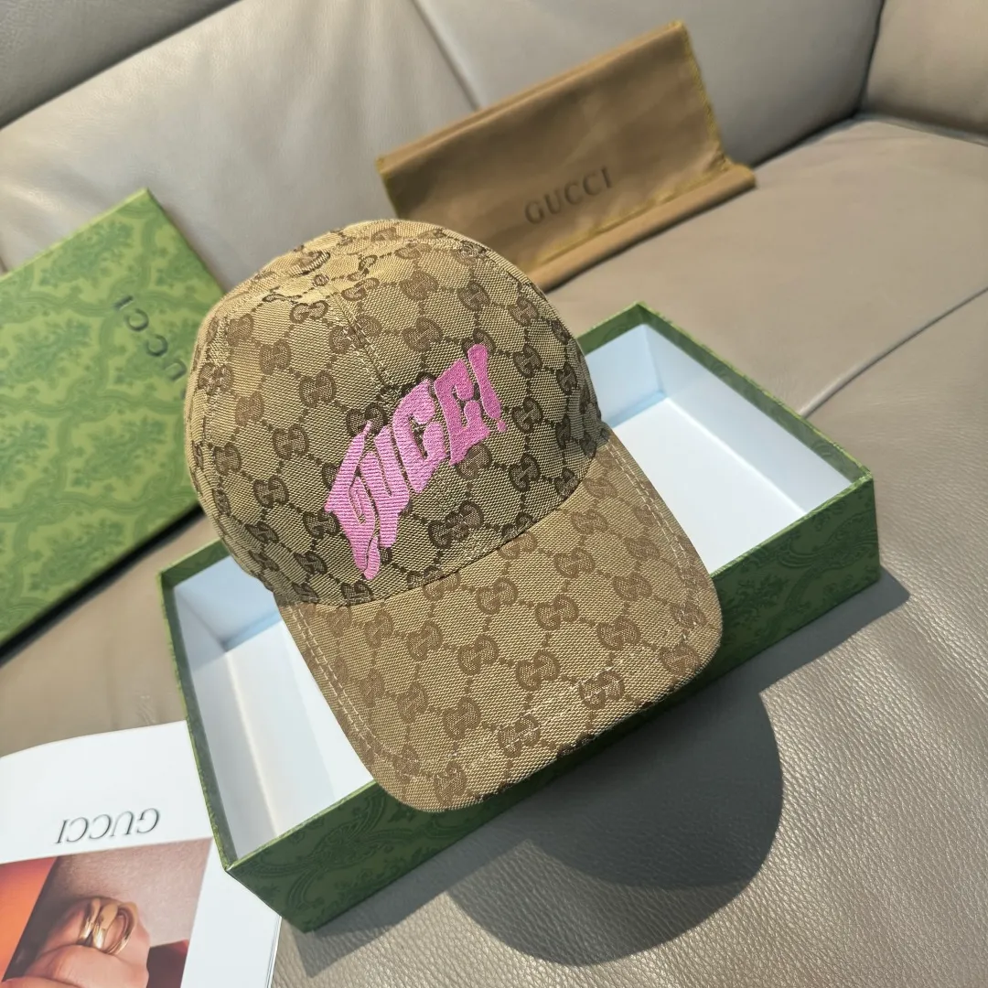 P90, Gucci's new original baseball cap, artistic word embroidery, 1:1 mold customization, heavy embroidery, details comparable to those at counters, original canvas fabric + first-layer cowhide, pure cotton lining, great quality! The first choice for handsome men and beautiful women, fashionable and versatile. Basic head circumference 56, adjustable patch
