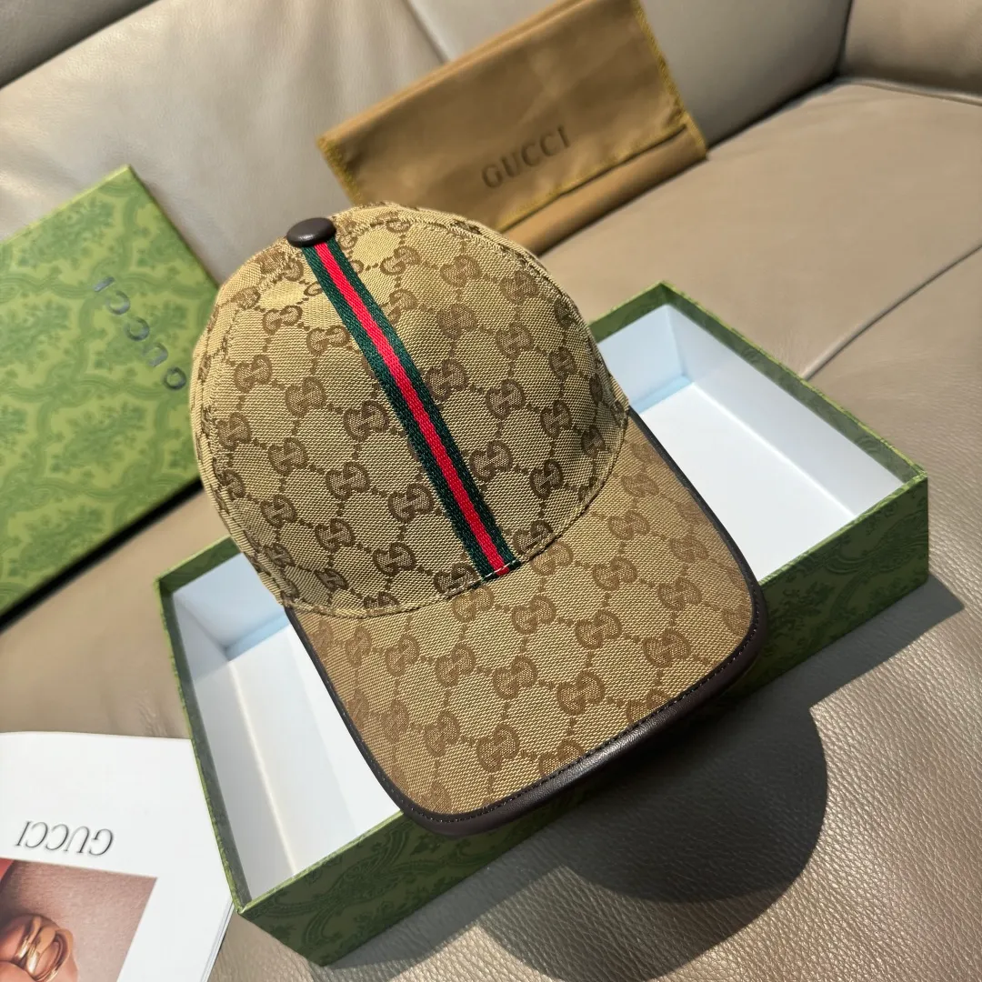 p90., Gucci (Gucci) classic original baseball cap, vertical small webbing, 1:1 mold customization, original canvas + first-layer cowhide, genuine leather edging, handsome and fashionable, popular purchasing agency, versatile style for men and women, great quality! The basic head circumference is 56cm, and the patch is adjustable.