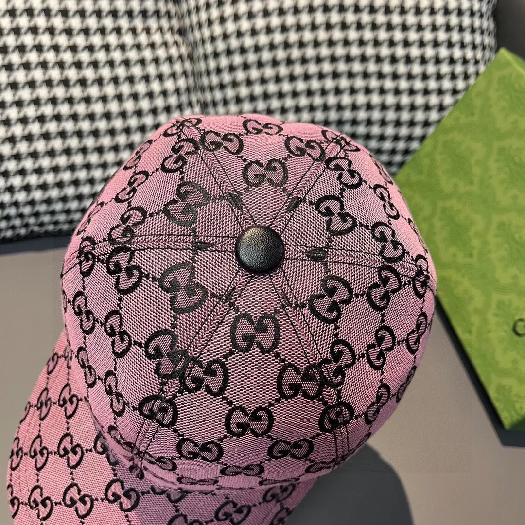 🉐️90 Comes with a cloth bag, Gucci’s new original baseball cap, Multicolor series canvas baseball cap! The latest model from the counter, 1:1 genuine mold opening, original canvas fabric + first layer of cowhide, original factory quality! The quality is great, the basic head circumference is 56cm, and the patch is adjustable.