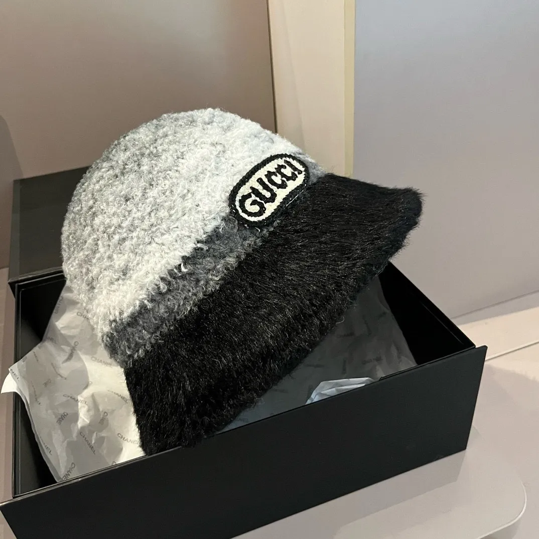 💰90¥ Gucci new sherpa bucket hat, gradient color, head circumference 57cm