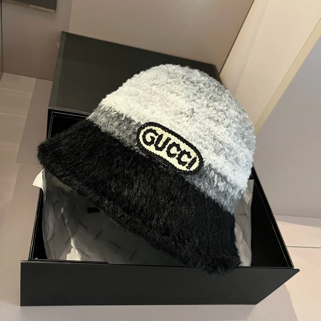 💰90¥ Gucci new sherpa bucket hat, gradient color, head circumference 57cm