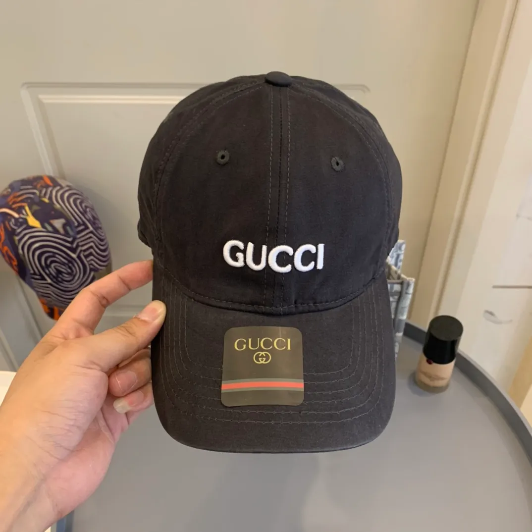 p60 Gucci Baseball Cap♥️GUCCI Baseball Cap🧢Official website new product Gucci Baseball Cap, original quality is very popular 🔥🎩 The craftsmanship is very exquisite, high-end and classy! Low-key luxury, easy to carry! Excellent quality👍Fashionable and versatile