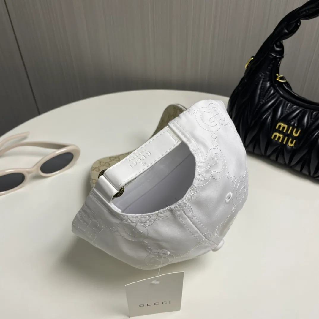 P66 Gucci new original baseball cap 🧢, exquisite and pure, stylish and stylish, cool and fashionable, out of stock at the counter, popular, great quality