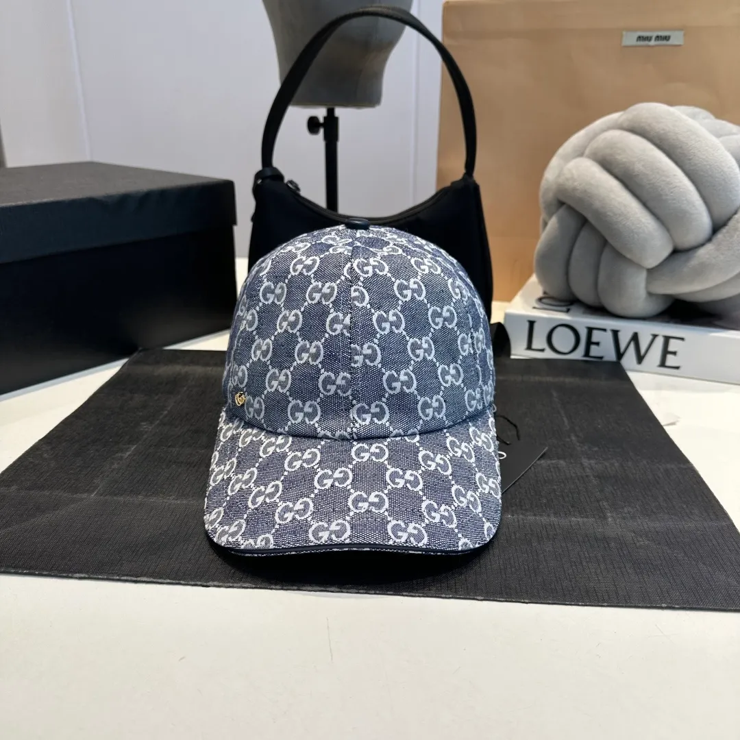 P60 Gucci Baseball Cap♥️GUCCI🧢New product from the official website, baseball cap, original quality, very popular 🔥🎩 The craftsmanship is very exquisite, high-end and classy! Low-key luxury, easy to carry! Running volume!