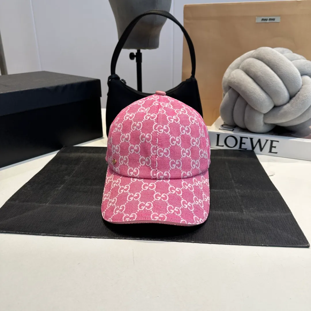 P60 Gucci Baseball Cap♥️GUCCI🧢New product from the official website, baseball cap, original quality, very popular 🔥🎩 The craftsmanship is very exquisite, high-end and classy! Low-key luxury, easy to carry! Running volume!