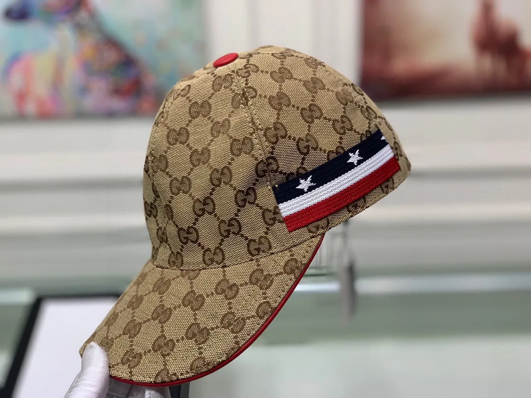 🉐️90 Comes with box bag, Gucci (Gucci) classic original baseball cap, five-star webbing, 1:1 mold customization, original canvas fabric + first-layer cowhide, popular purchasing agent, versatile style for men and women, great quality! The basic head circumference is 56cm, and the patch is adjustable.