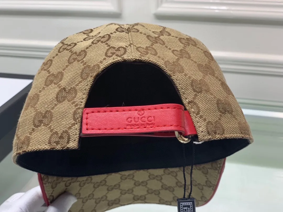 🉐️90 Comes with box bag, Gucci (Gucci) classic original baseball cap, five-star webbing, 1:1 mold customization, original canvas fabric + first-layer cowhide, popular purchasing agent, versatile style for men and women, great quality! The basic head circumference is 56cm, and the patch is adjustable.