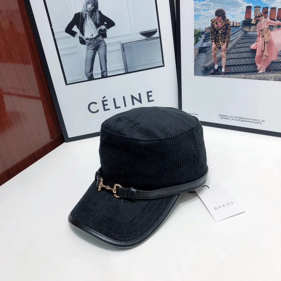 💰90 Gucci's new corduroy series military hat is very suitable for today's hats. It is a must-have for any outfit~ Retro and fashionable, the special color will instantly kill everyone. Keep it for yourself🔥🔥🔥