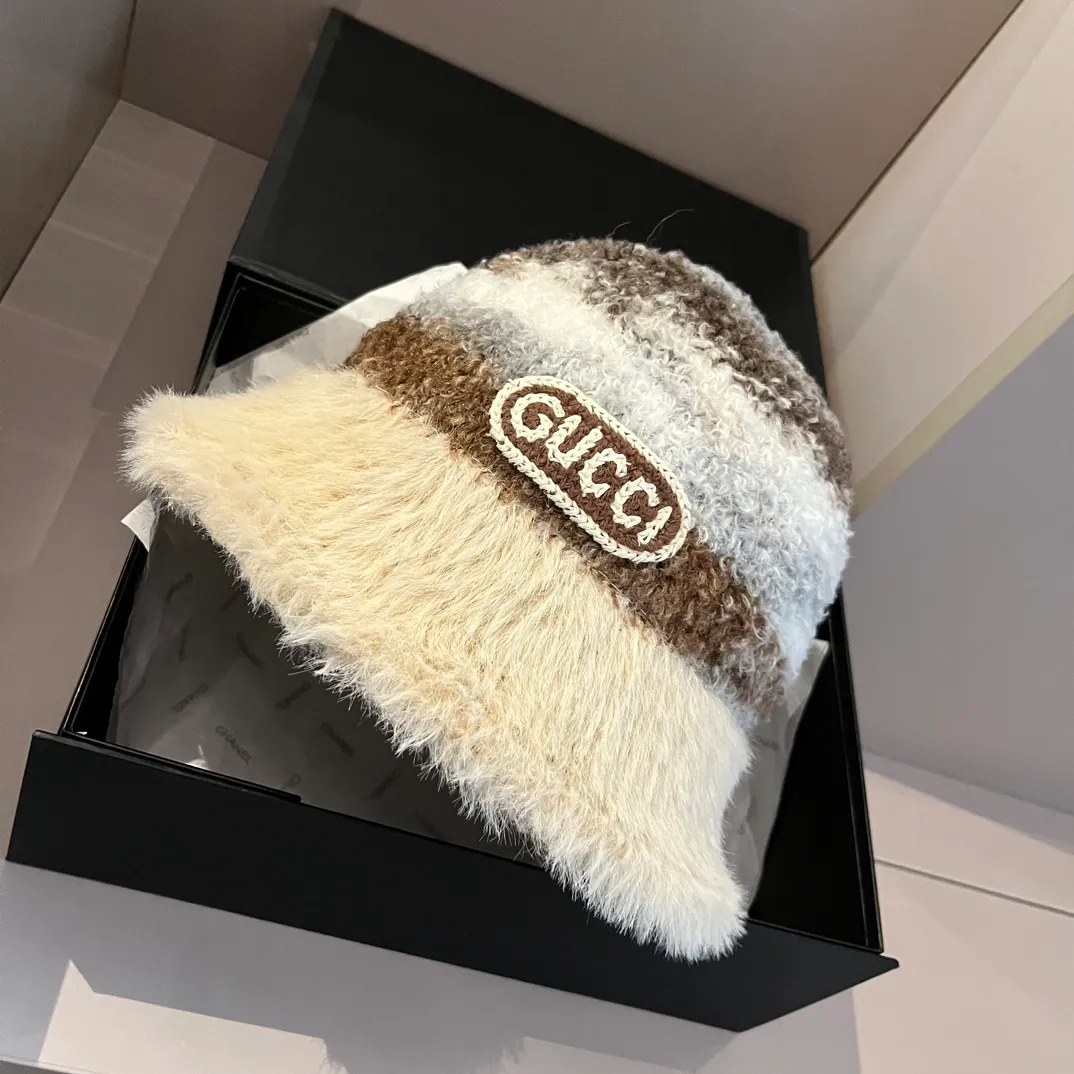 💰100¥ Gucci new sherpa bucket hat, gradient color, head circumference 57cm
