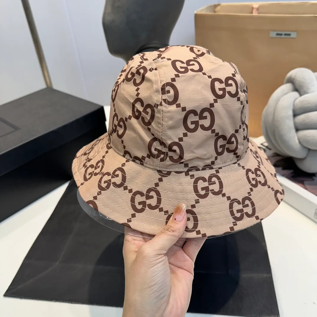 P50 GUCCI bucket hat, a new product from the official website, the original quality of the fisherman hat is very popular 🔥🎩 The craftsmanship is very exquisite, high-end and classy! Low-key luxury, easy to carry! Running volume!