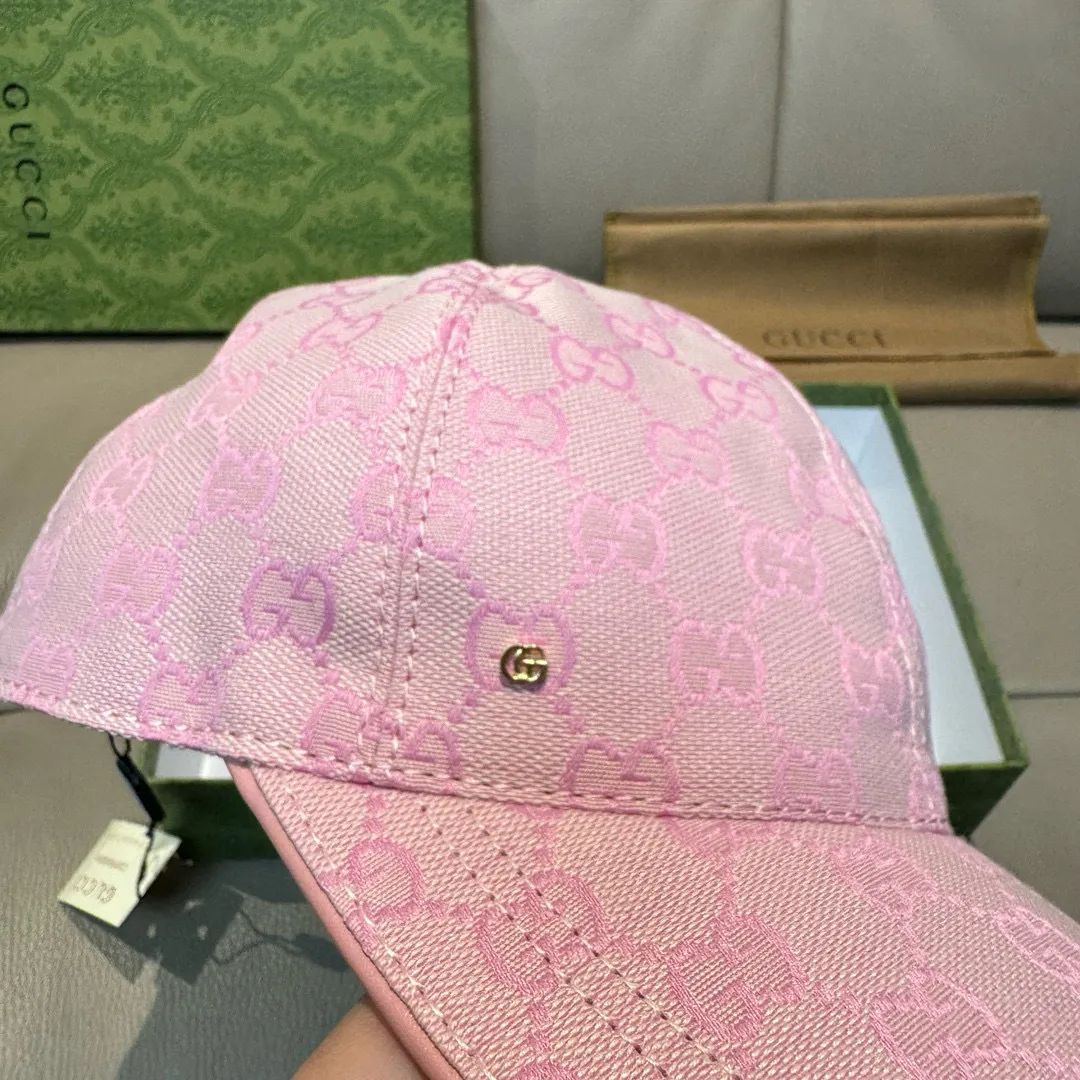 P90., Gucci (Gucci) new original baseball cap, metal small double G, the latest model at the counter, 1:1 mold customization, genuine mold hardware, original canvas fabric + first-layer cowhide, original quality! The quality is great, the basic head circumference is 56cm, and the patch is adjustable.