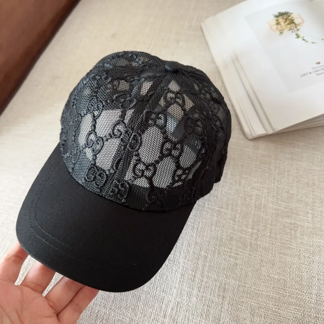 💰60 GUCCI 2025 new simple embroidered baseball cap at the counter, very trendy! Casual and sports style, classic production, super easy to match!