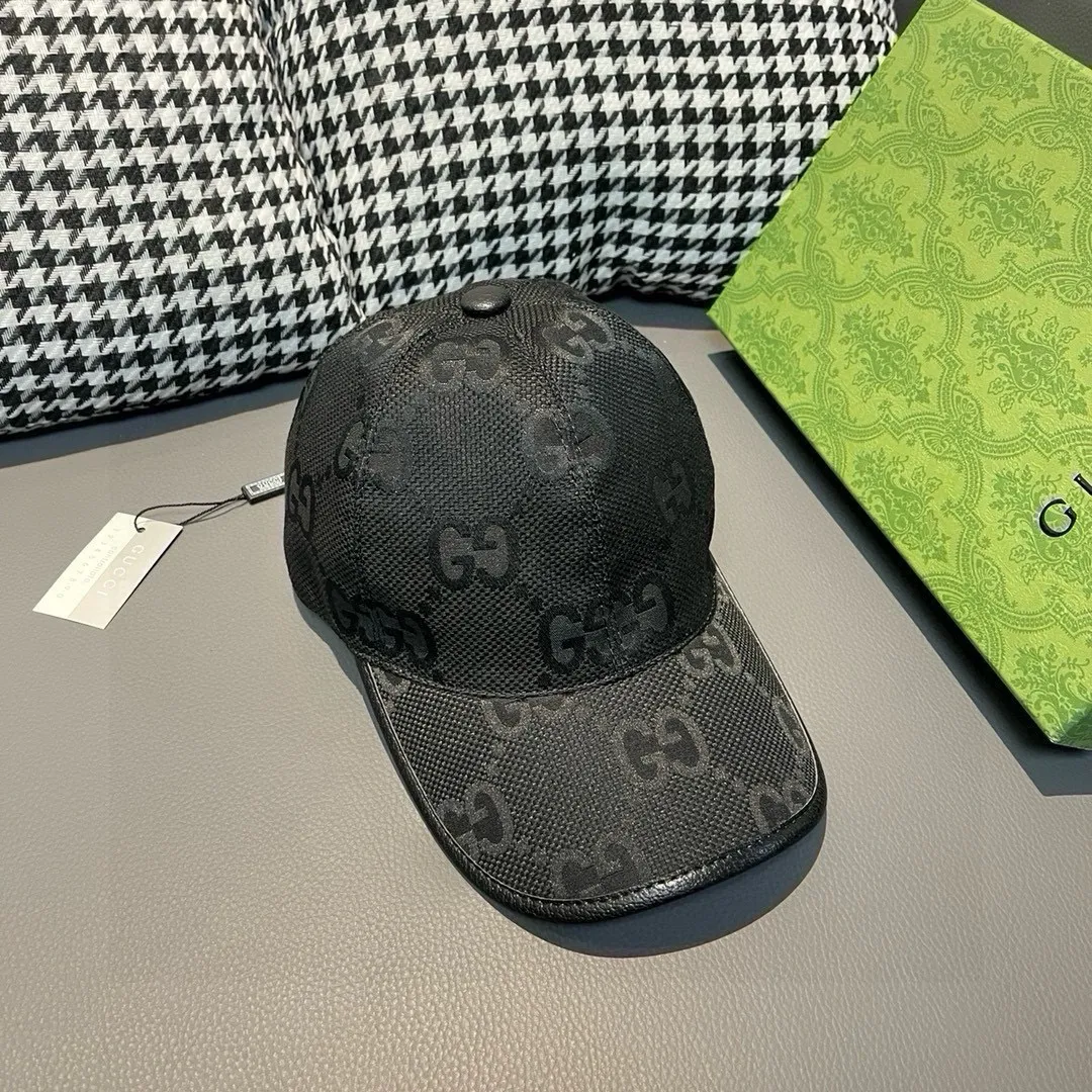 Batch 90 Gucci new original baseball cap, large double G, 1:1 mold customization at the counter, perfect pattern, original canvas fabric + first layer of cowhide, light and breathable! The basic head circumference is 56cm, and the patch is adjustable.