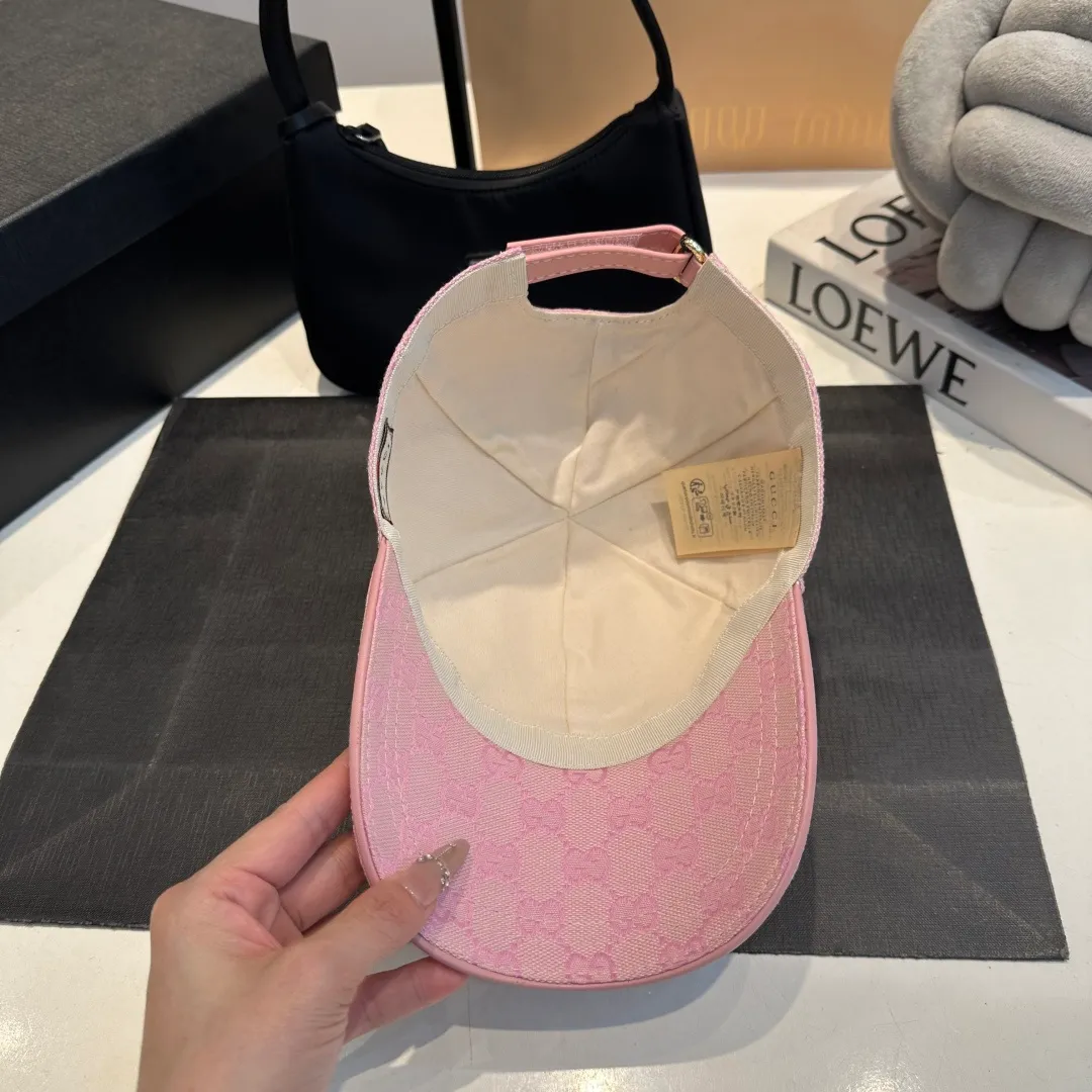 P90 Gucci Gucci counter synchronized new presbyopic baseball cap, high quality 1:1 replica. Velcro adjustment