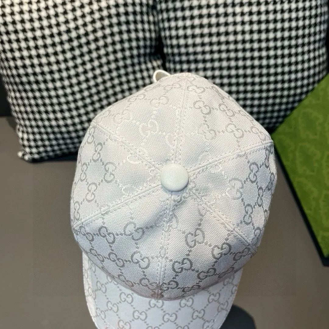 Batch of 900,000-year-old classic models shipped! Gucci (Gucci) classic original baseball cap 😍😍Customized at the 1:1 counter mold, the highest version, original canvas + first-layer cowhide, light and breathable! Photographed in real life, suitable for men and women in all seasons, basic head circumference 56cm, adjustable patches.
