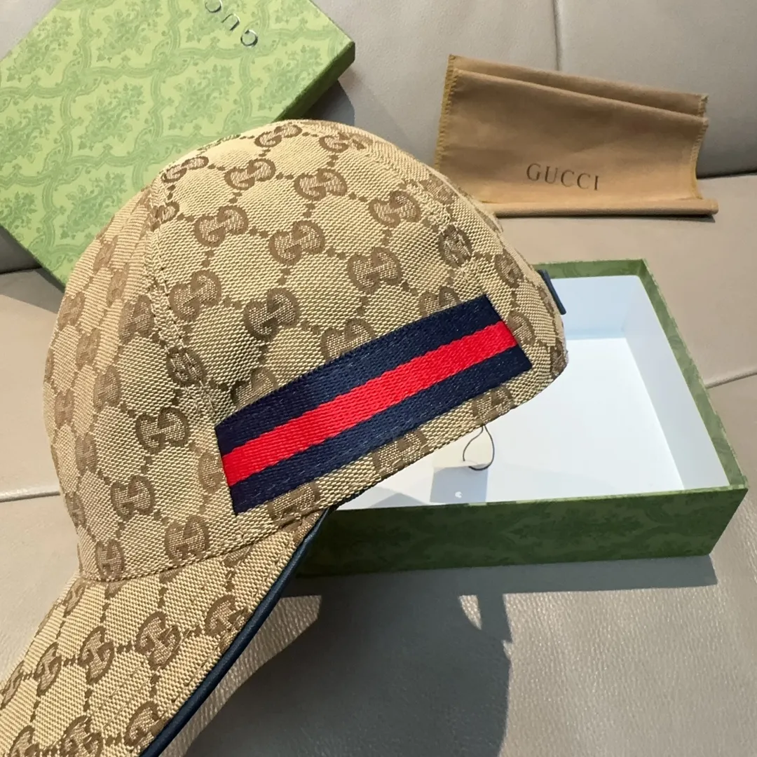 p90 ten thousand year old classic new color is shipped!   , Gucci (Gucci) classic original baseball cap 😍😍 1:1 mold opening and customization at the counter, the highest version, original canvas fabric + first layer of cowhide, light and breathable! Photographed in real life, suitable for men and women in all seasons, basic head circumference 56cm, adjustable patches.