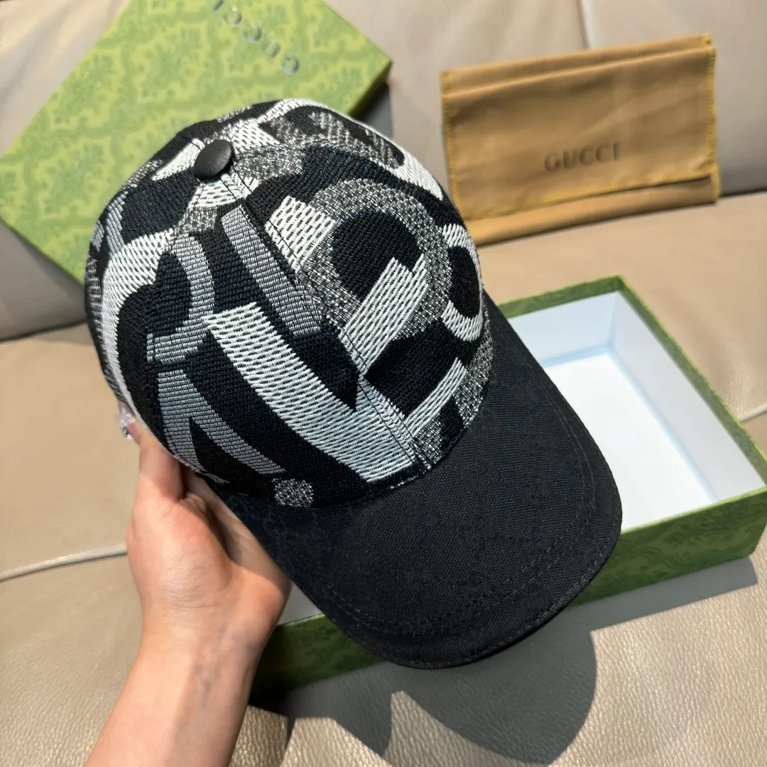 p90 Gucci 2025 new model, Gucci (Gucci) new original baseball cap😍Graffiti art baseball cap😍Customized at 1:1 mold opening at the counter, the highest version, original canvas fabric + first layer of cowhide, light and breathable! Photographed in real life, suitable for men and women in all seasons, basic head circumference 56cm, adjustable patches.