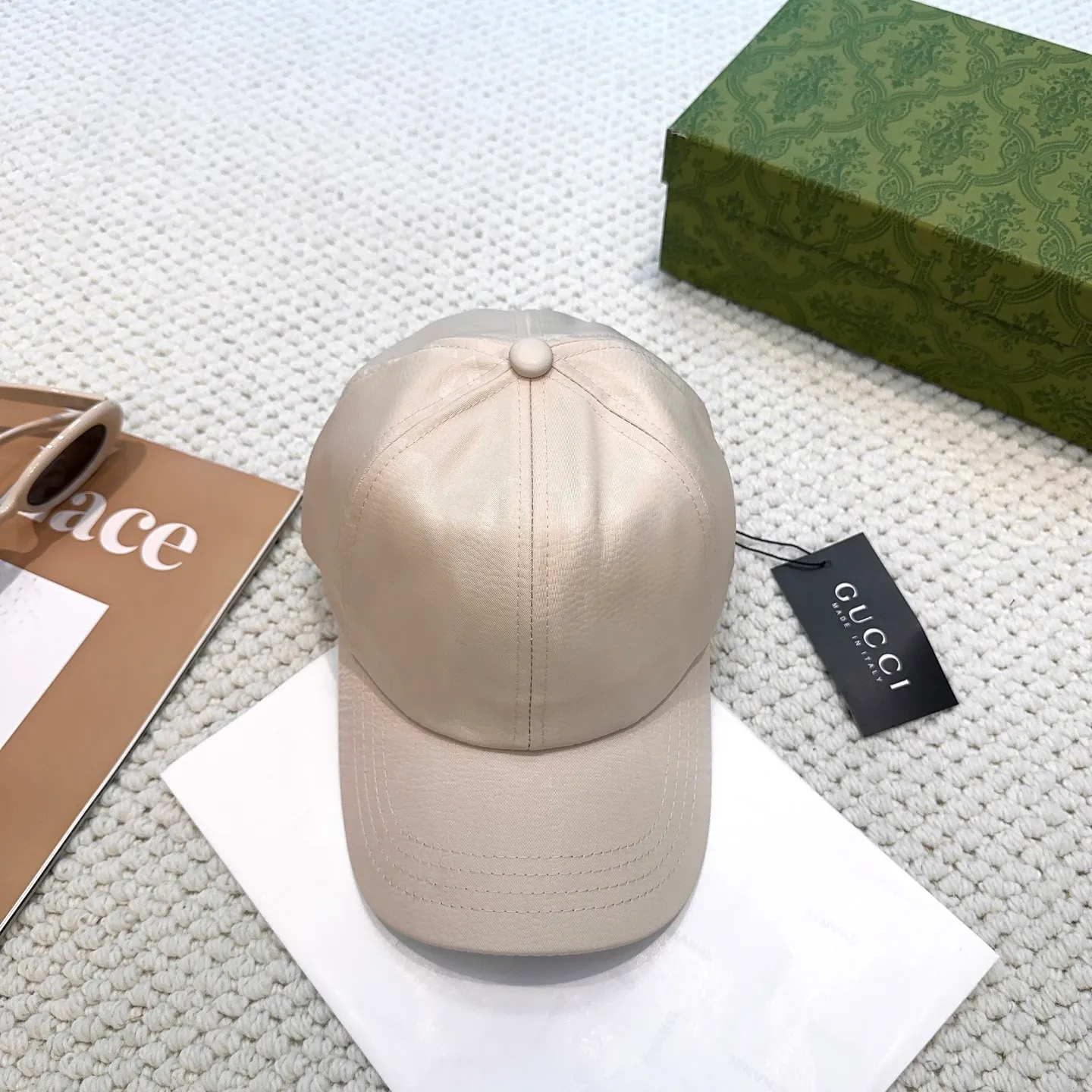 P60 original quality GUCCI Gucci baseball cap🧢Official website new product Gucci baseball cap🧢hot coming soon. The craftsmanship is very exquisite, high-end and classy! Low-key luxury, easy to carry! Running volume!