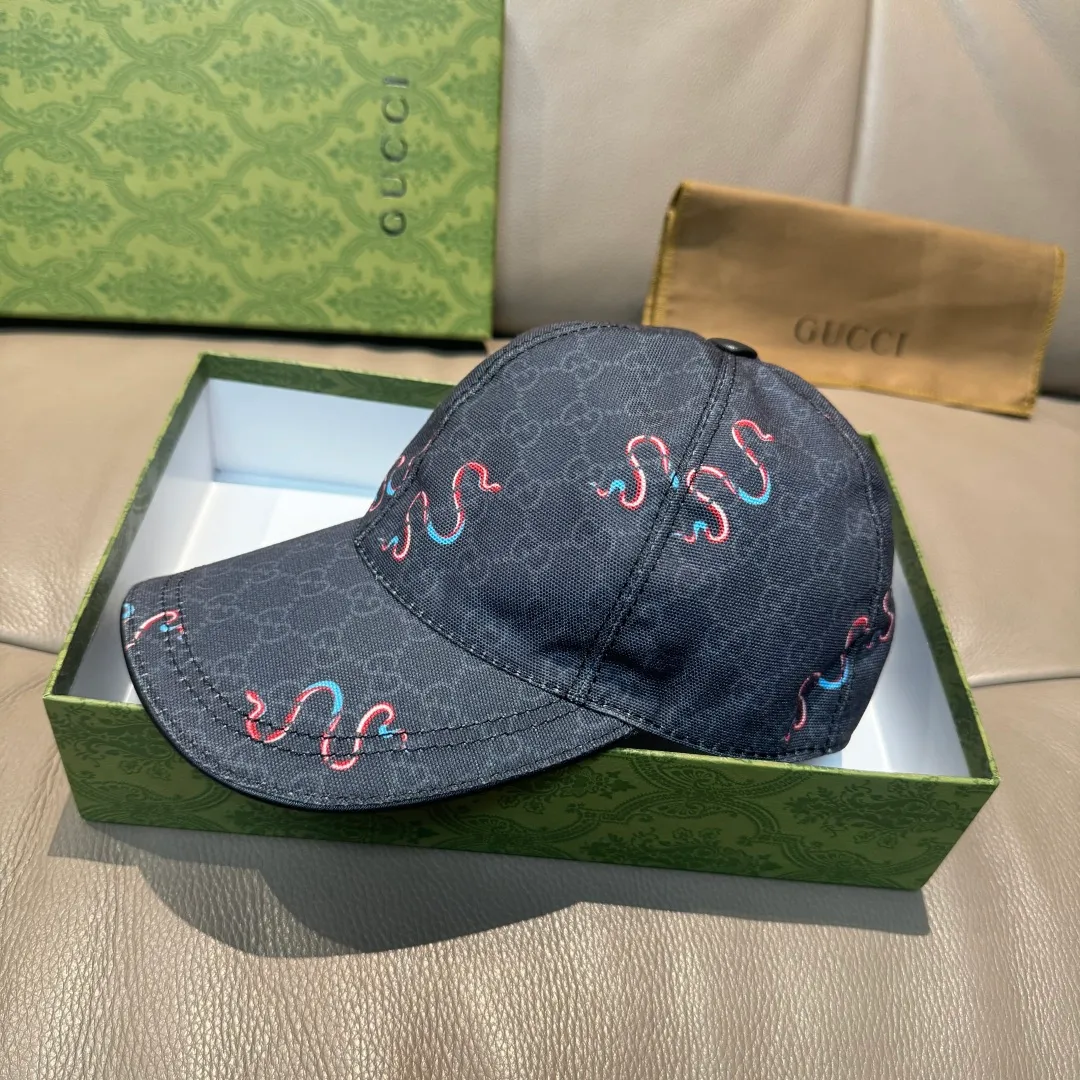 p90., Gucci Gucci’s new original baseball cap, limited edition for the Year of the Snake, crazy snake double G jacquard, 1:1 mold opening and customization at the counter, perfect anti-pattern, original canvas fabric, light and breathable! Basic head circumference 56cm, adjustable.